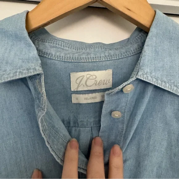 J. Crew Relaxed-fit Chambray Shirt Size 6 - Picture 3 of 7